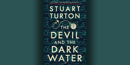 The Devil and the Dark Water - Stuart Turton